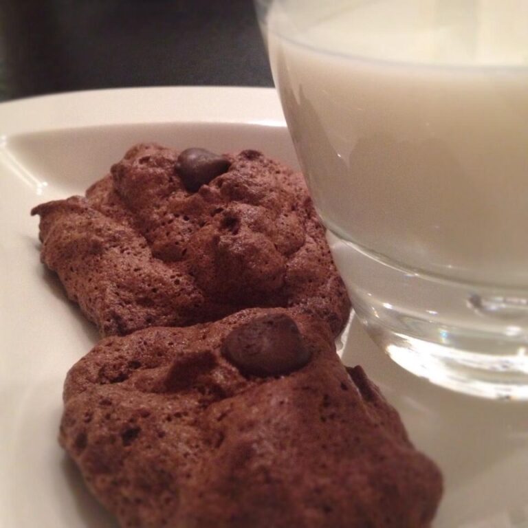 chocolate-meringue-cookies-lori-harder